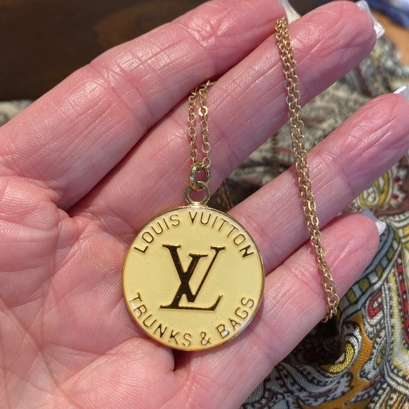 🎉 AUTHENTIC VINTAGE UP CYCLED LOUIS VUITTON PENDANT WITH 14K CHAIN NECKLACE ‼️ - Picture 4 of 11